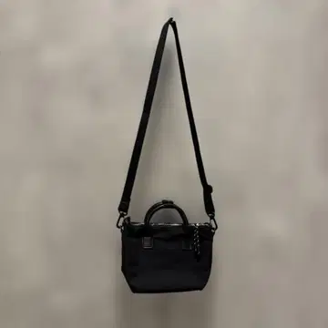 ZARA 블랙 나일론 미니 숄더백