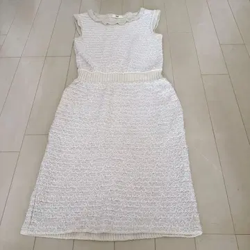 르네 레이스 슬리브리스 원피스