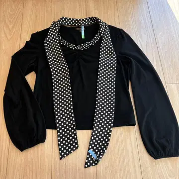 트랜스워크 도트 리본 티셔츠 M