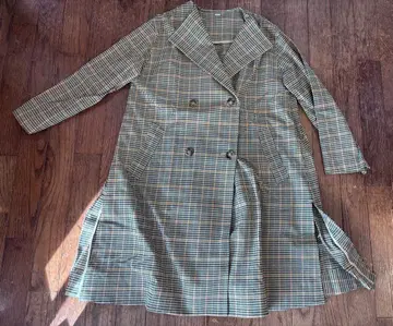 미라 오웬 코트