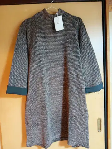 브라운 계열 7부 소매 원피스 사이드 포켓 포함