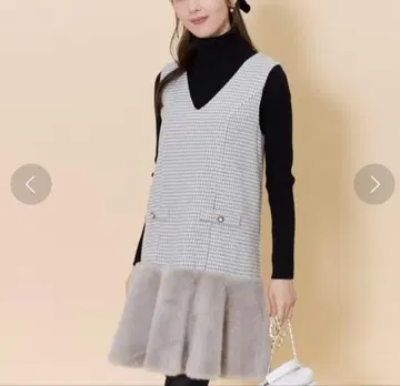 착용 2회 swingle 하운드투스 체크 패턴 헴 퍼 V넥 오버롤 스커트