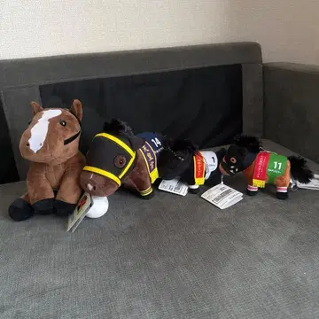 덤 포함 아이돌 호스 & 서러브레드 컬렉션 4체 세트