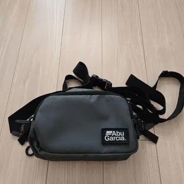 아부 가르시아 2웨이 힙색 그레이