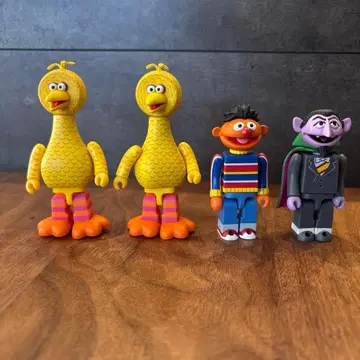 베어브릭 세서미 스트릿