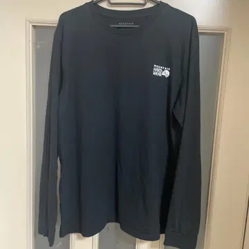 MOUNTAIN HARD WEAR 블랙 긴팔 T셔츠