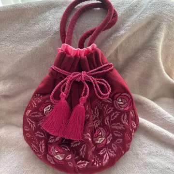 Francfranc 빨간색 자수 장식 복조리형 핸드백