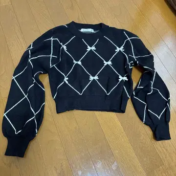 MAJESTIC LEGON 크롭 니트 스웨터