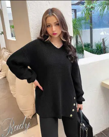 새상품급 Rady 라벤더 슬릿 니트 상의