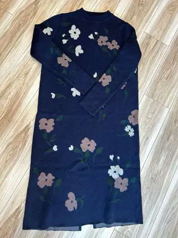 플라워 자카드 니트 원피스 네이비