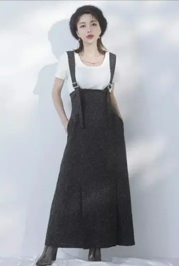 에이미 이스트 월 서스펜더 더블 슬릿 스커트