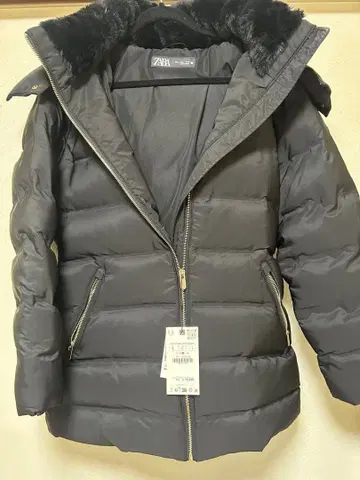 ZARA 블랙 퍼 후드 다운 자켓