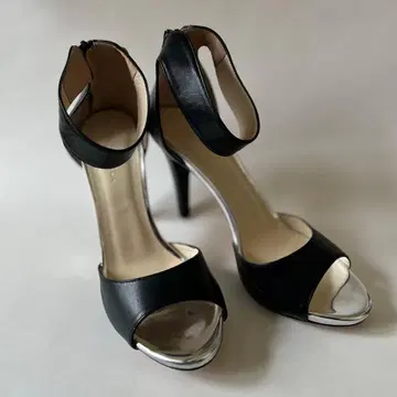 [ 블랙 가죽 하이힐 ] KARINE MILA 사이즈 38