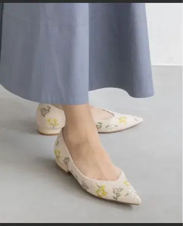 RANDA 꽃무늬 자수 플랫슈즈 아이보리