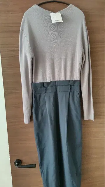 [ 최종 가격 인하 ] 니트 도킹 타이트 원피스