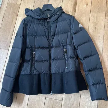 Moncler 블랙 다운 자켓