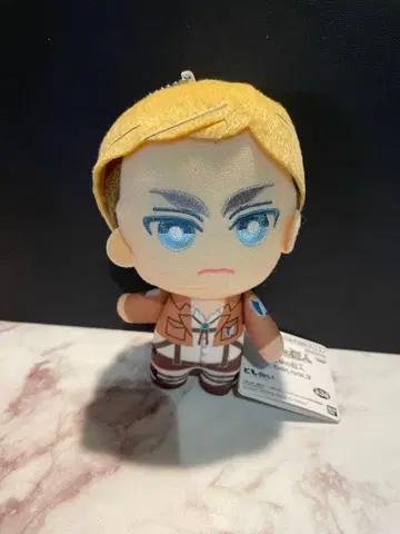 진격의 거인 엘빈 토모누이