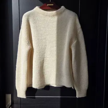 가볍고 따뜻한 알파카 니트