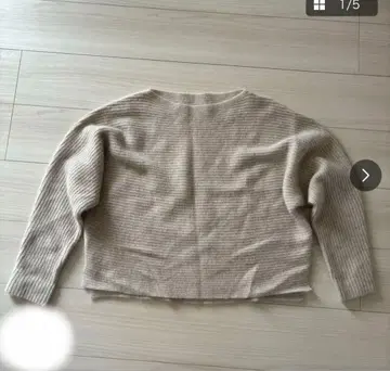 로페피크닉 니트 스웨터 베이지 돌먼 슬리브 크롭 기장