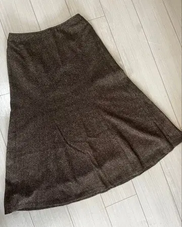 Lui Chantant 플레어 스커트 브라운 계열 사이즈 40