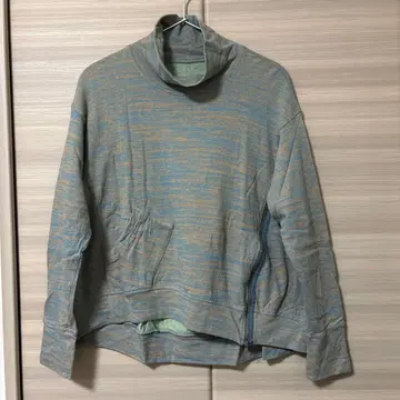 Cube-Cube 센소유니코 하이넥 맨투맨 40사이즈 L사이즈