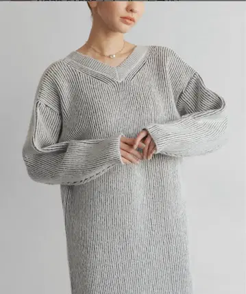 모헤어 혼방 그레이 V넥 롱 니트 원피스
