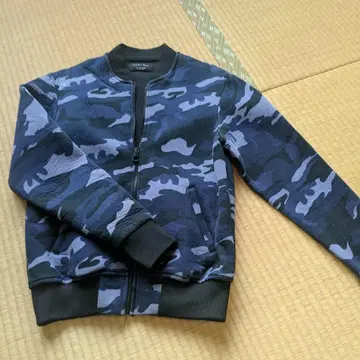 ZARA 카모플라쥬 지퍼 자켓