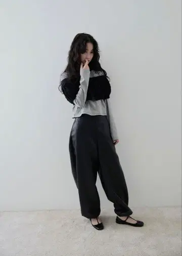 [ 새상품 ] Meer. 메 에코 가죽 팬츠