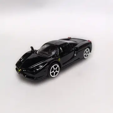 토미카 프레젠츠 부라고 3인치 엔초 페라리