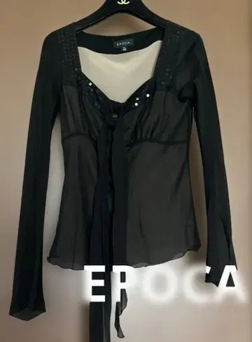EPOCA 미사용에 가까운 새상품급 보타이 블라우스