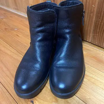 에코 숏부츠 양 사이드 지퍼 그레이 주름 가공