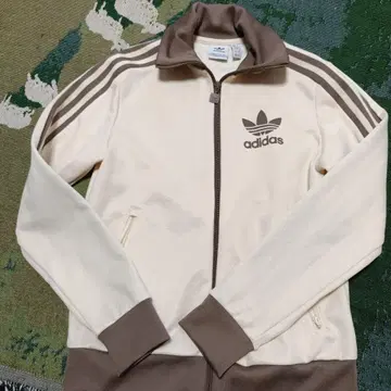 아디다스 트랙 자켓 트라포이