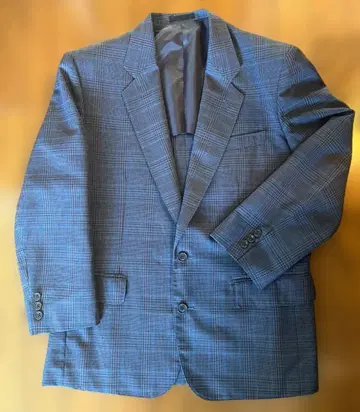블루 계열 체크 무늬 투버튼 블레이저