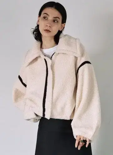 새상품급 개럴개런트 숏 보아 자켓 화이트 프리 사이즈