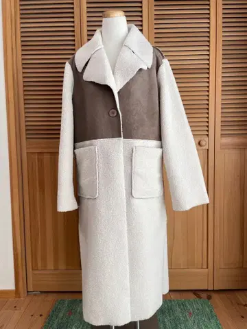 EMODA 무스탕 롱 코트