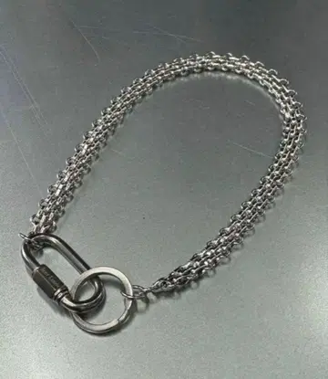 jent louis Melt half hoop pierce