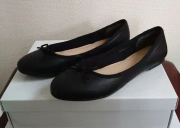 RANDA 블랙 플랫슈즈 리본 포함