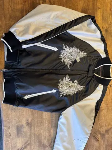 SHINICHIRO ARAKAWA 금붕어 자수 스카잔