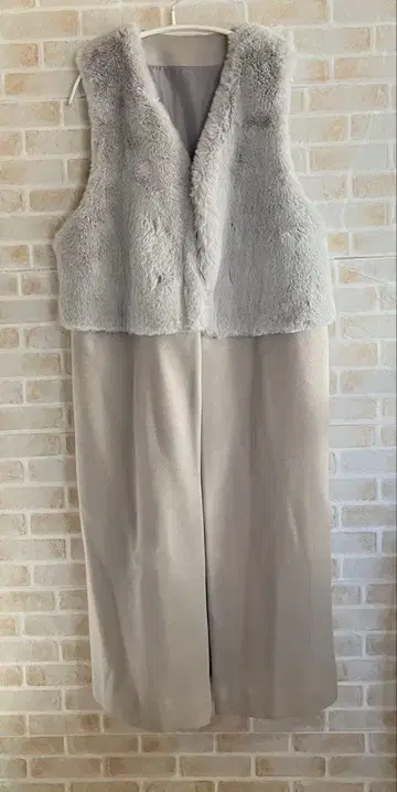 미사용 새상품 noa-ge 퍼 베스트 코트 그레이 XL