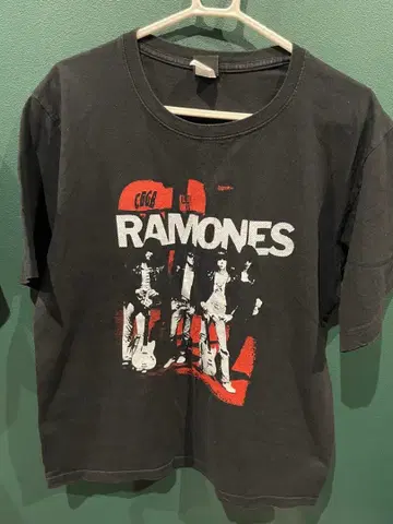 RAMONES T셔츠 L 사이즈