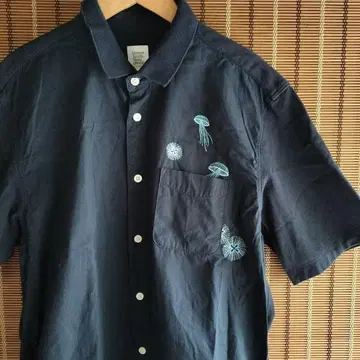 그라니프 반팔 셔츠 해파리 자수 네이비