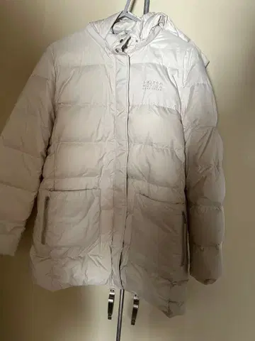 크로커다일 Switch motion 화이트 후드 부착 다운 자켓