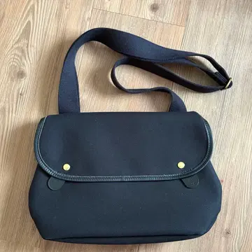 BRADY AVON 숄더백 블랙