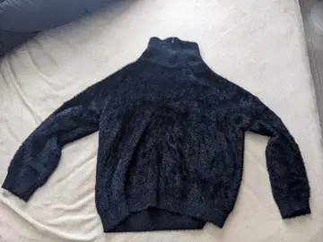 퍼풍 터틀넥 스웨터 블랙