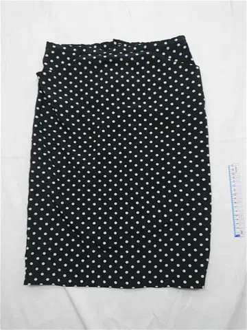 에네스베 도트 무늬 타이트 스커트 블랙 계열 40 여성용