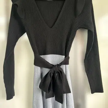 택 포함 새상품 NICOAMERI 리브 니트 도킹 원피스 블랙 x 그레이