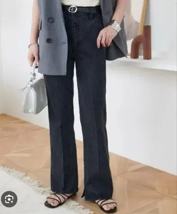 블랙 부츠컷 데님