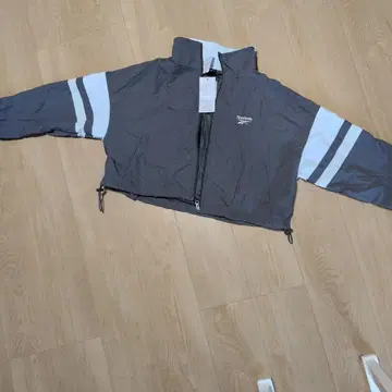 택 포함 새상품 Reebok 나일론 숏 기장 자켓