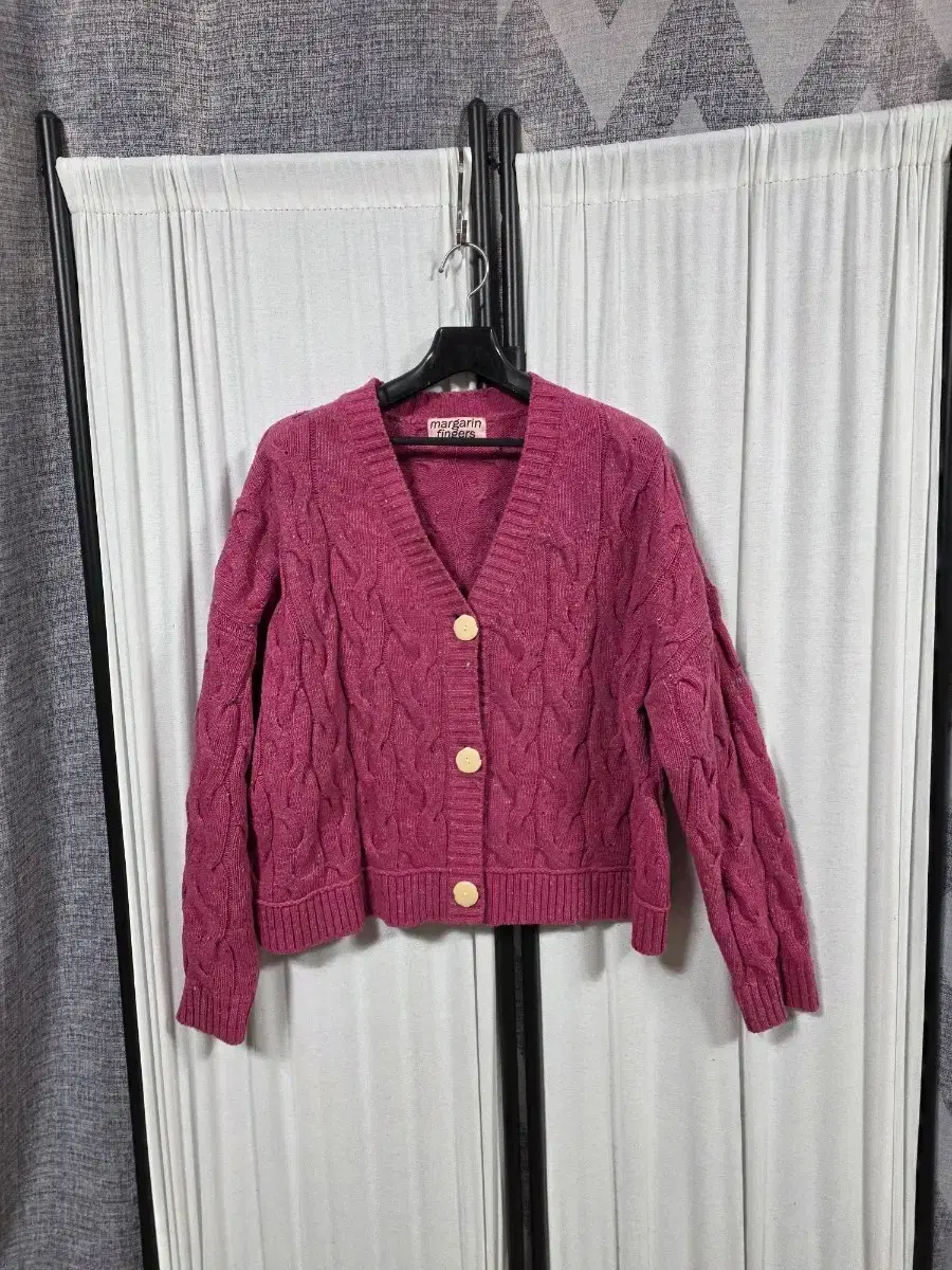Margarin Fingers loose fit wool blend cable cardigan (free)