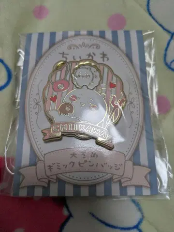 치이카와 빅 기믹 핀 배지